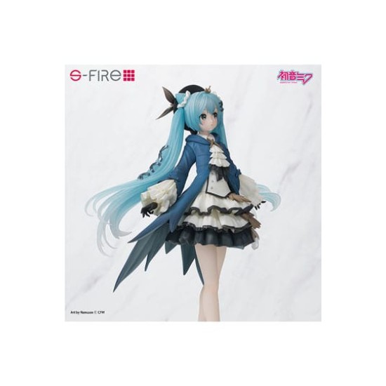 Sega Hatsune Miku Figure 22cm - Miku Autumn Outing - Plastic figure