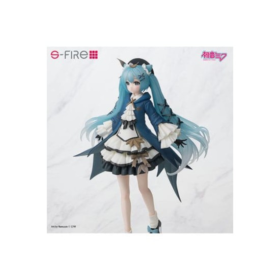 Sega Hatsune Miku Figure 22cm - Miku Autumn Outing - Plastic figure