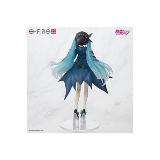 Sega Hatsune Miku Figure 22cm - Miku Autumn Outing - Plastic figure