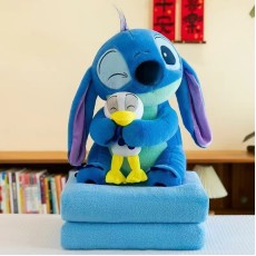 Stitch Plush Toy 40cm with Blanket 100 x 170cm - Stitch Hugs the Duck - Plīša rotaļlieta ar pledu